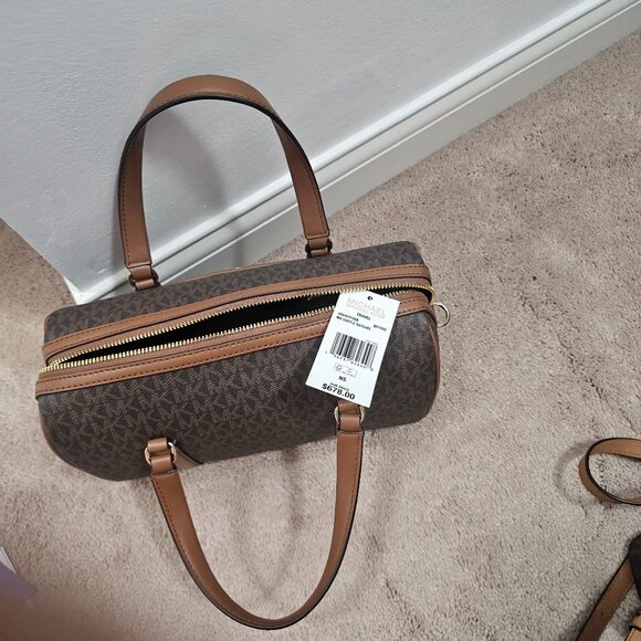 Michael Kors medium tote - Picture 1 of 5